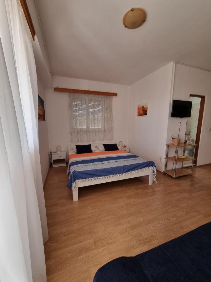 Apartments Vanja Skara Biograd Biograd Na Moru Ngoại thất bức ảnh