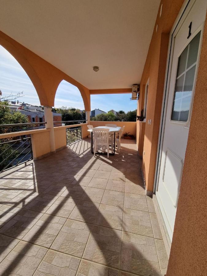 Apartments Vanja Skara Biograd Biograd Na Moru Ngoại thất bức ảnh