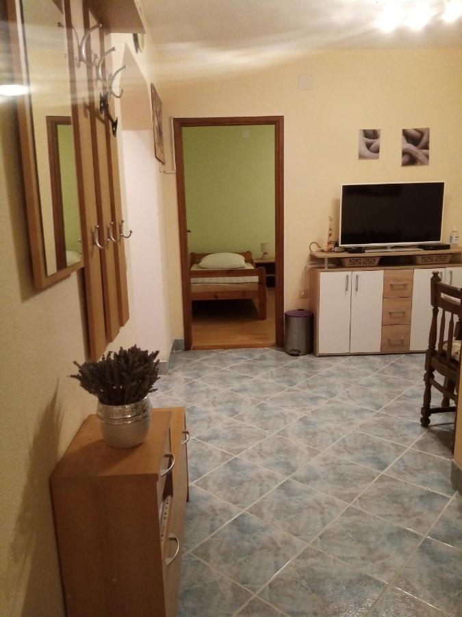 Apartments Vanja Skara Biograd Biograd Na Moru Ngoại thất bức ảnh