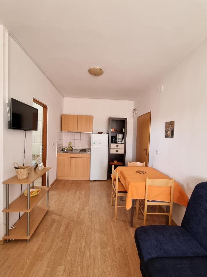 Apartments Vanja Skara Biograd Biograd Na Moru Ngoại thất bức ảnh