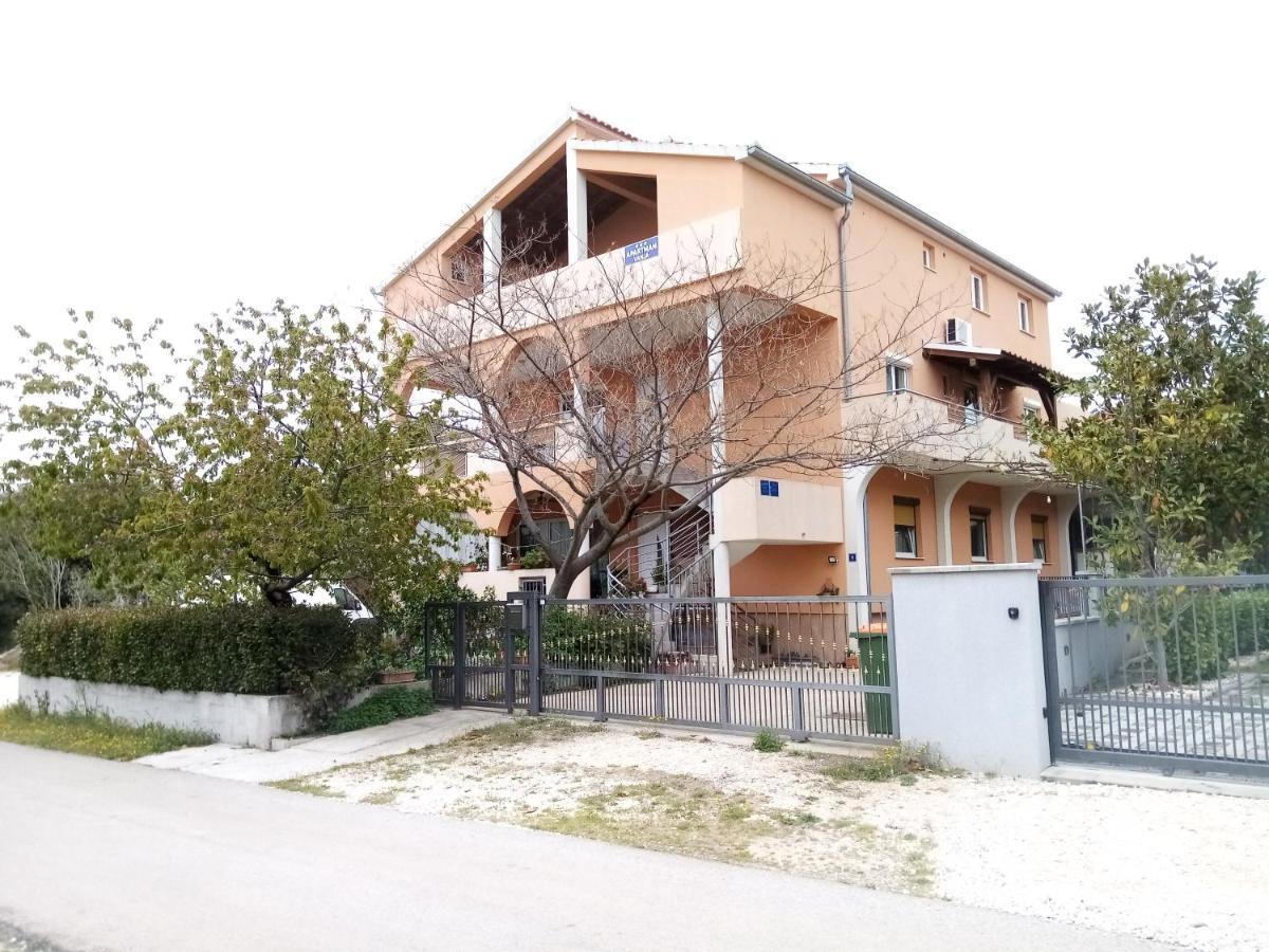 Apartments Vanja Skara Biograd Biograd Na Moru Ngoại thất bức ảnh