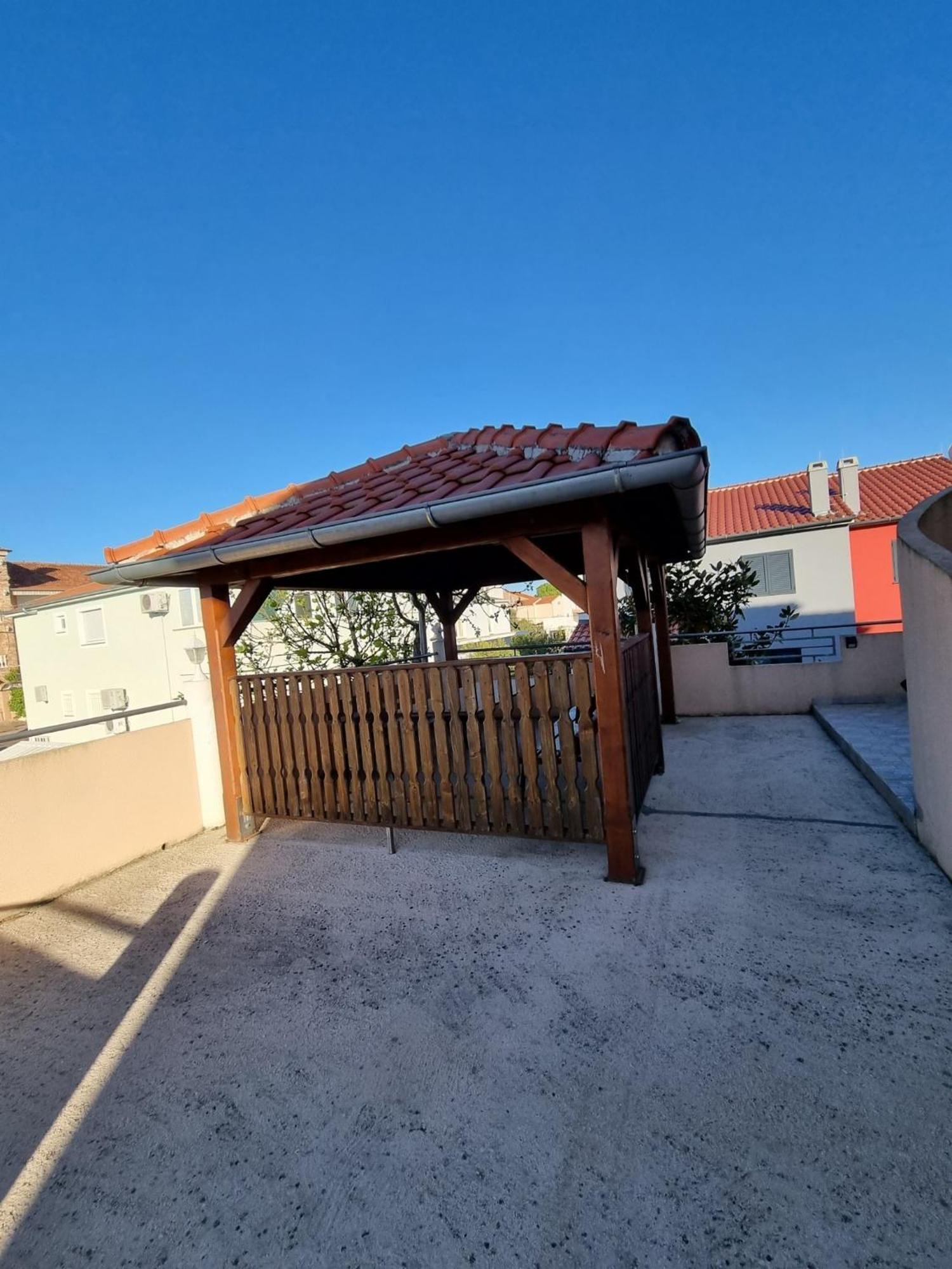 Apartments Vanja Skara Biograd Biograd Na Moru Phòng bức ảnh